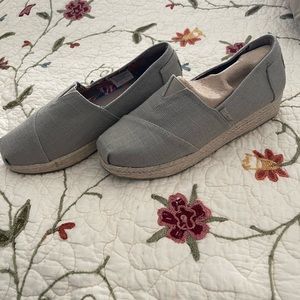 Skechers Bob's Wedge Memory Foam Taupe Women's Size 8.5. NEW IN BOX